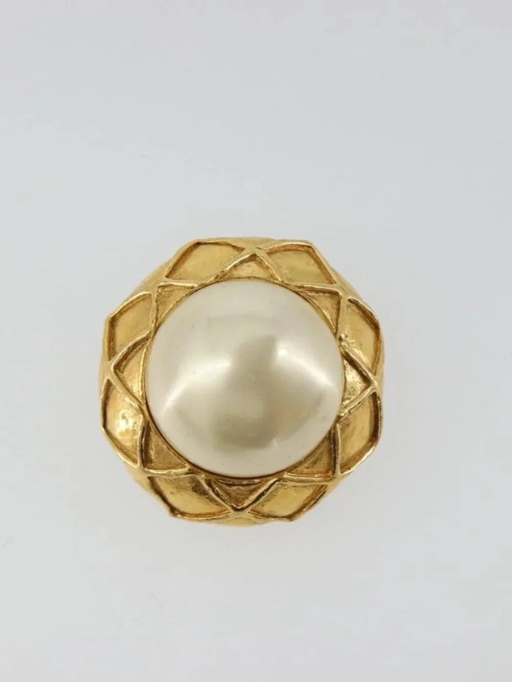 CHANEL Earring metal Gold Tone CC Auth 183501